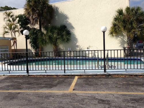 Cadillac Motel