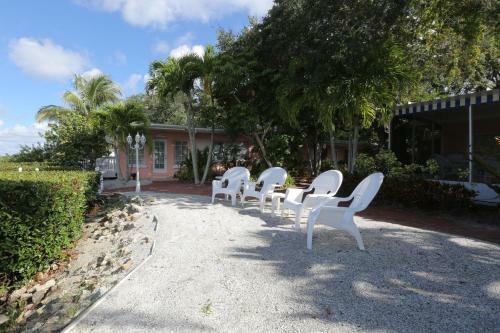Hotel Siesta Key Bungalows