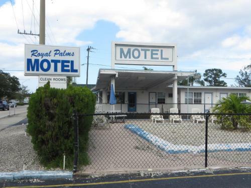 Royal Palms Motel