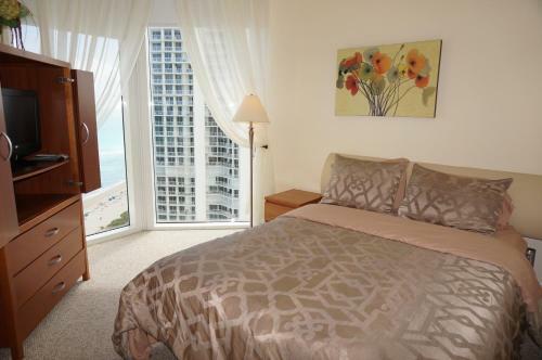 Apartamentos La Perla Condominium On The Beach