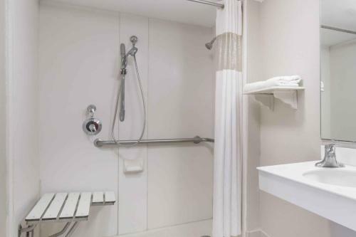 Hotel Baymont Inn & Suites - Tallahassee Central