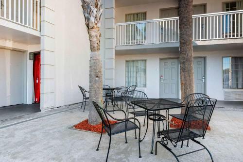 Motel Econo Lodge At Raymond James Stadium