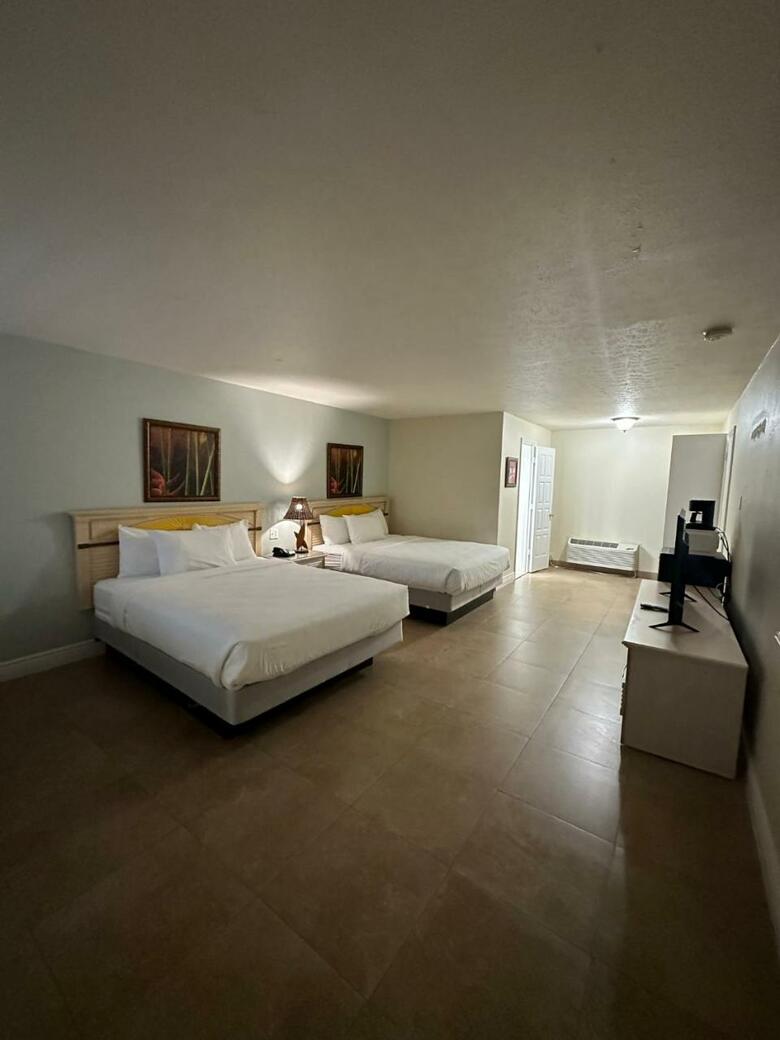 Hotel Tahitian Inn & Spa Tampa