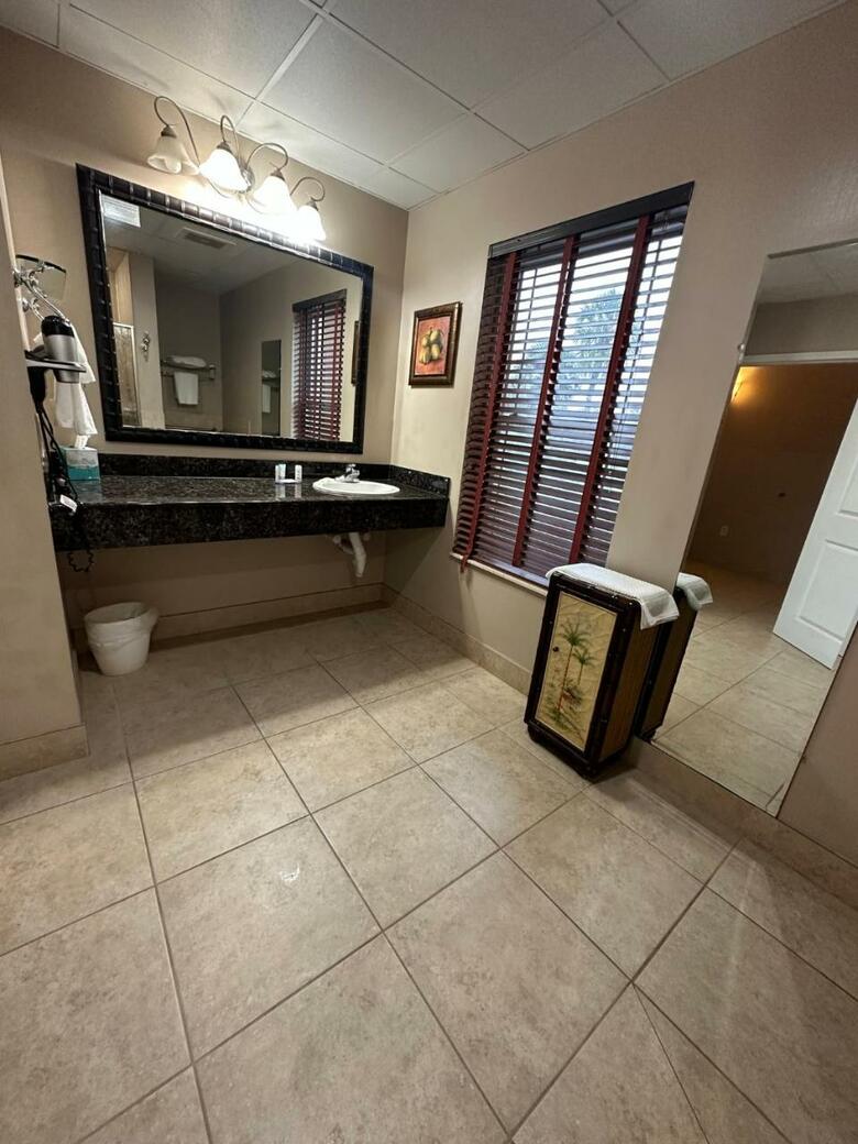 Hotel Tahitian Inn & Spa Tampa