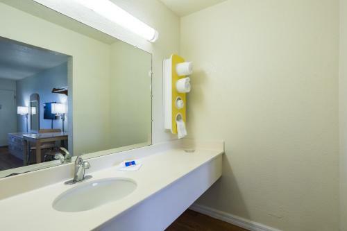 Motel 6 Spring Hill Weeki Wachee
