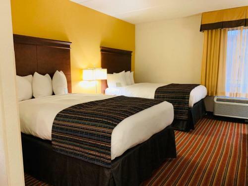 Hotel Comfort Suites At North Point Mall