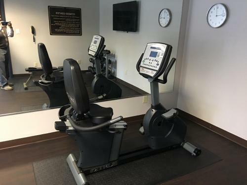 Hotel Comfort Suites At North Point Mall