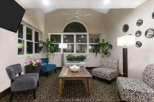 Hotel Microtel Inn & Suites By Wyndham Brunswick
