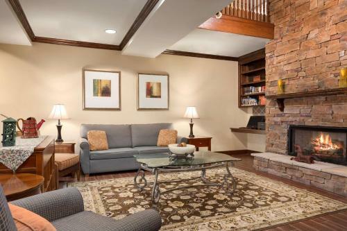 Hotel Country Inn & Suites Savannah North