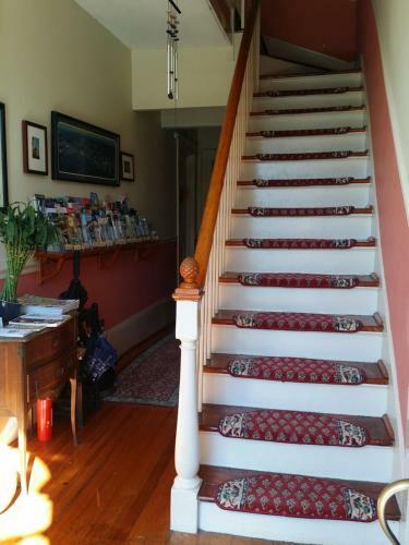 Burbankrose Inn Bed & Breakfast