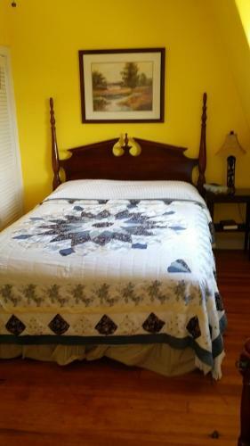 Burbankrose Inn Bed & Breakfast