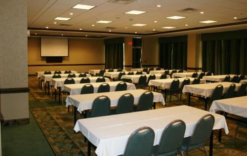 Motel Baymont Inn And Suites - Valdosta