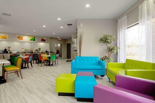 Motel Fairbridge Inn Express