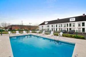 Motel Baymont Inn And Suites - Warner Robins