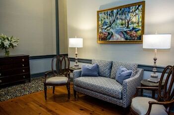 Bed & Breakfast East Bay Inn