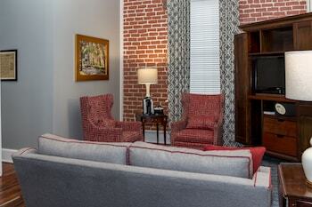 Bed & Breakfast East Bay Inn