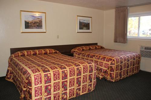Lava Spa Motel & Rv