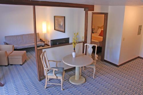 Posada Rustic Inn