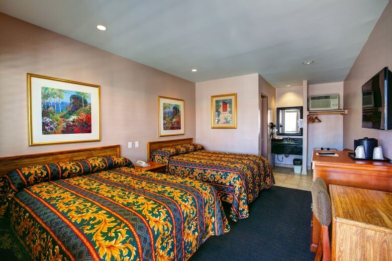 Hotel Dunes Inn Sunset