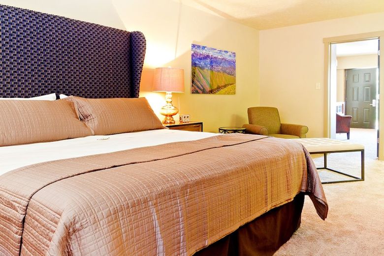 Hotel Blue Lakes Inn
