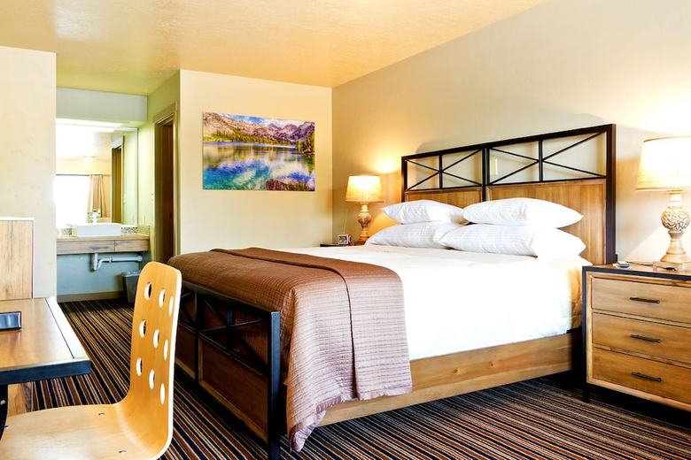 Hotel Blue Lakes Inn