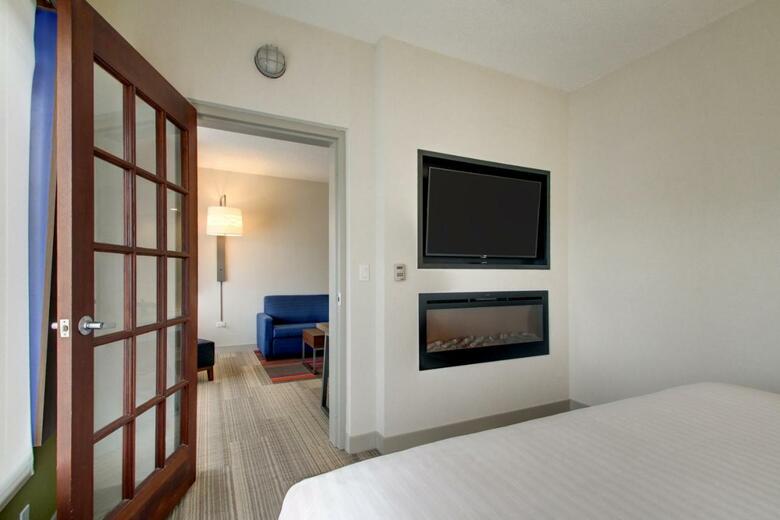 Hotel Holiday Inn Express & Suites Aurora - Naperville