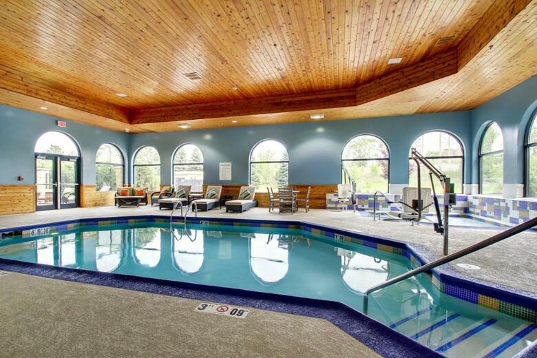 Hotel Holiday Inn Express & Suites Aurora - Naperville