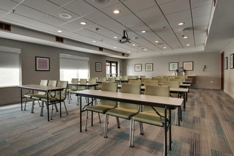 Hotel Holiday Inn Express & Suites Aurora - Naperville