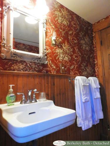 Bed & Breakfast Champaign Garden Inn