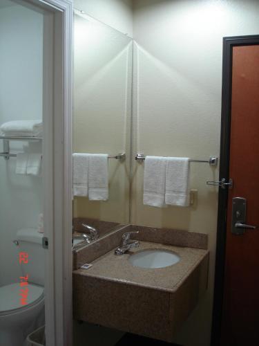 Motel 6 - Urbana