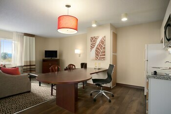 Hotel Hawthorn Suites By Wyndham Chicago - Hoffman Estates