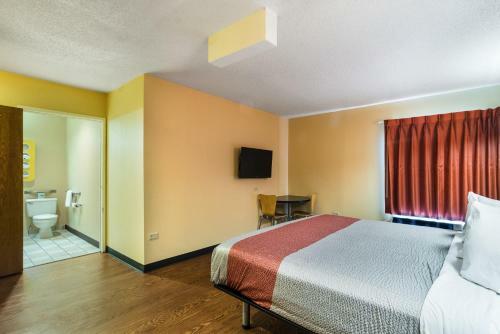 Hotel Motel 6 Libertyville