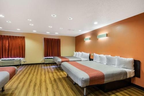 Hotel Motel 6 Libertyville