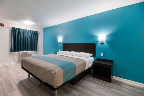 Motel 6 Metropolis