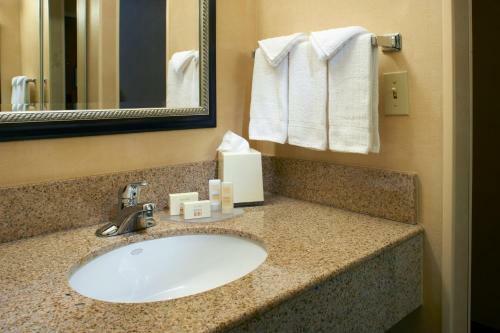 Hotel Courtyard By Marriott Chicago Waukegan / Gurnee