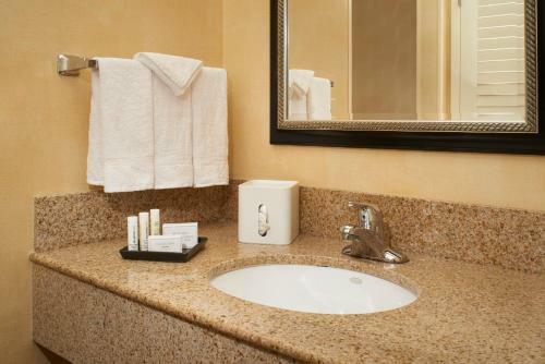 Hotel Courtyard By Marriott Chicago Waukegan / Gurnee
