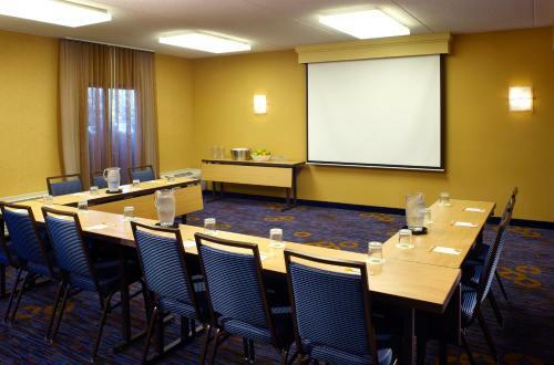 Hotel Courtyard By Marriott Chicago Waukegan / Gurnee