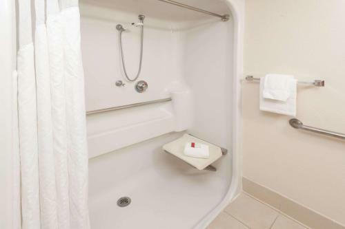 Hotel Baymont Inn & Suites Fishers