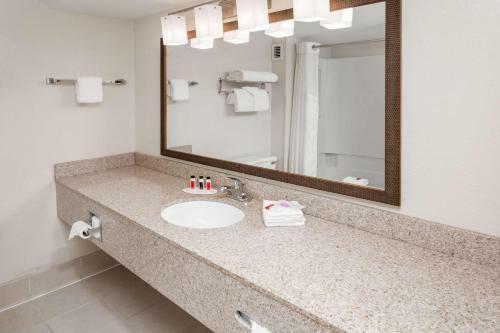 Hotel Baymont Inn & Suites Fishers