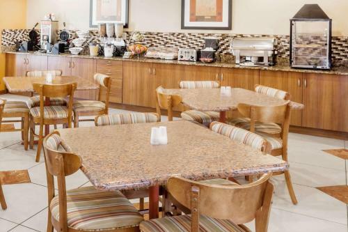 Hotel Microtel By Wyndham South Bend Notre Dame University