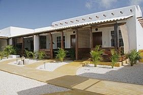 Hotel Tropicana & Bonaire Fun Apartments (.)