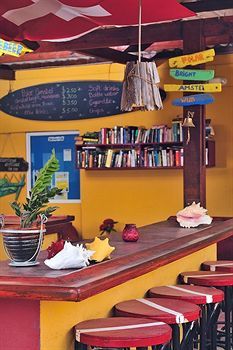 Hotel Tropicana & Bonaire Fun Apartments (.)