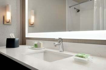Holiday Inn Hotel & Suites Council Bluffs