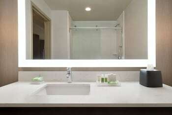 Holiday Inn Hotel & Suites Council Bluffs