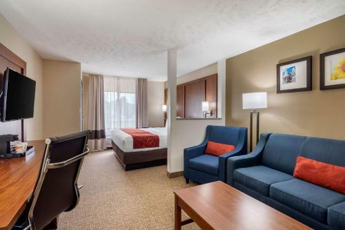 Hotel Comfort Suites Speedway - Kansas City