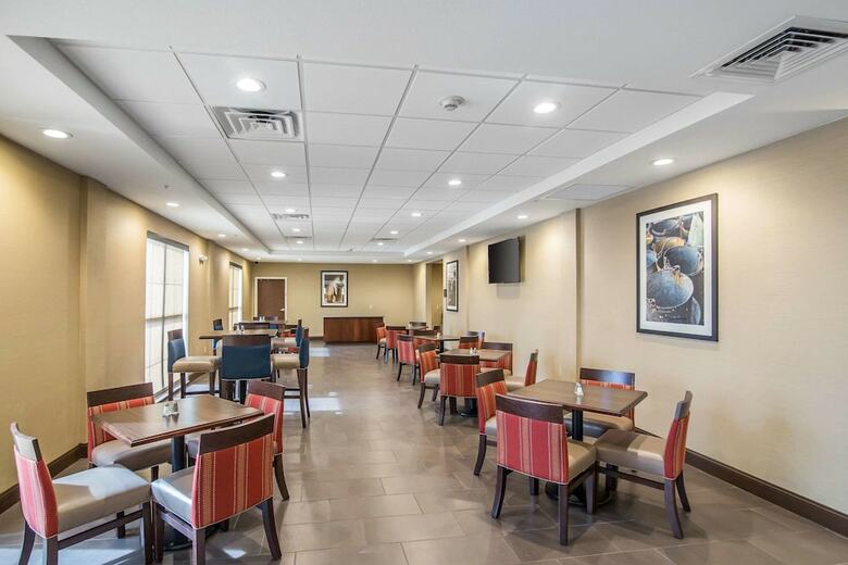 Hotel Comfort Suites - Dodge City