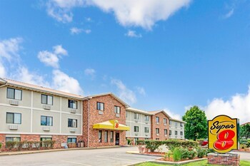 Hotel Super 8 Lenexa Overland Park Area