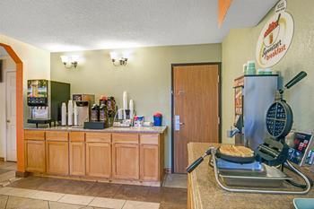 Hotel Super 8 Lenexa Overland Park Area