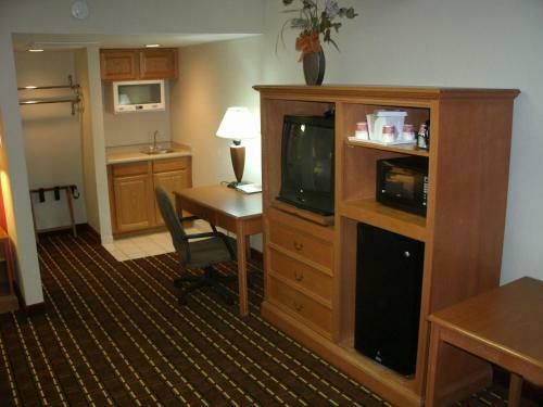 Salina Ambassador Hotel & Conference Center