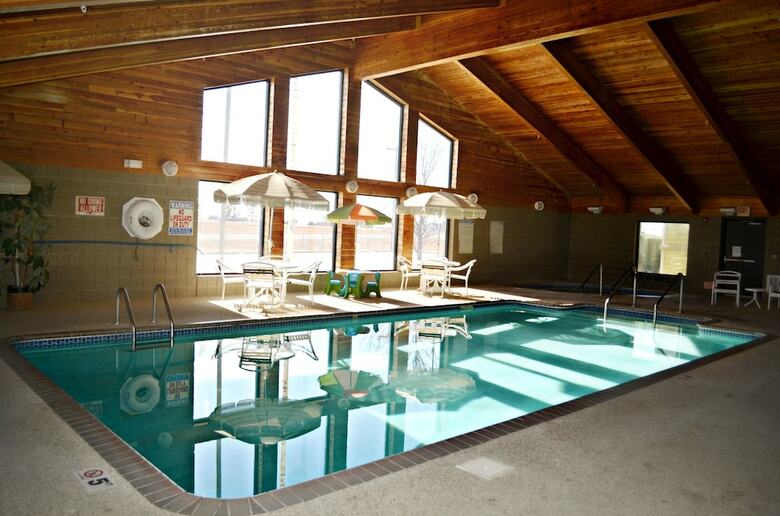 Fossil Creek Hotel & Suites